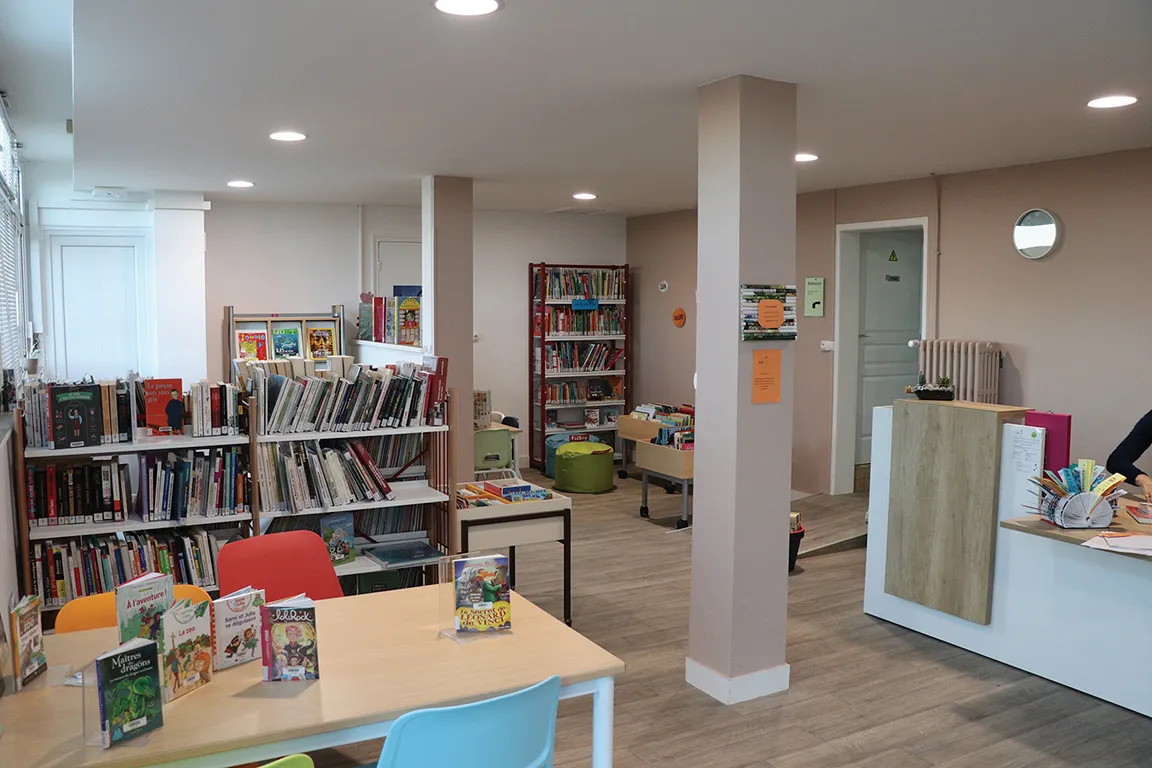 biblioth&egrave;que de la Graverie int&eacute;rieur