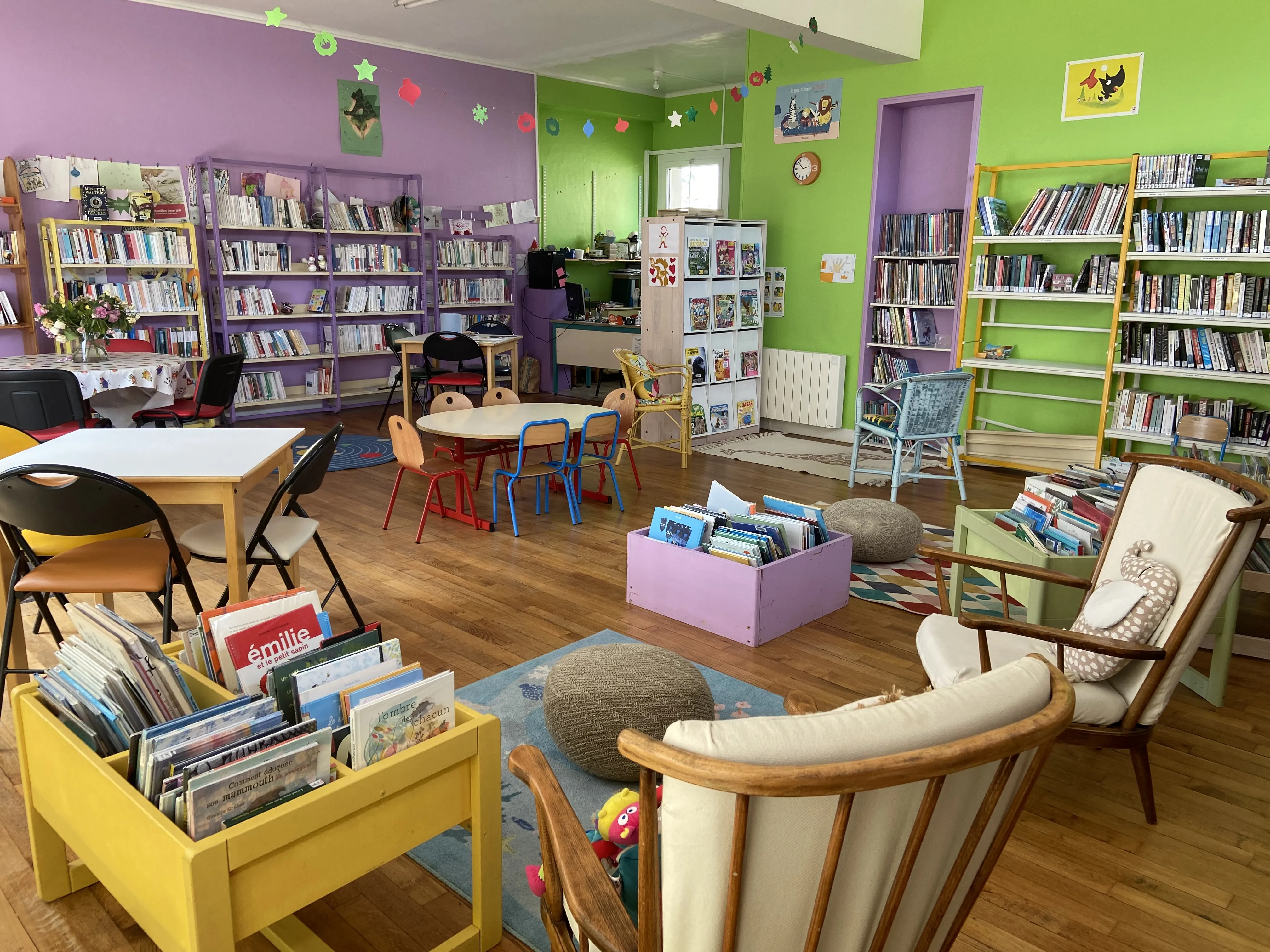 bibliotheque st martin des besaces int&eacute;rieur